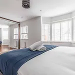 Stylish 4 Bed/2 Bath & Parking - Pinewood/Heathrow